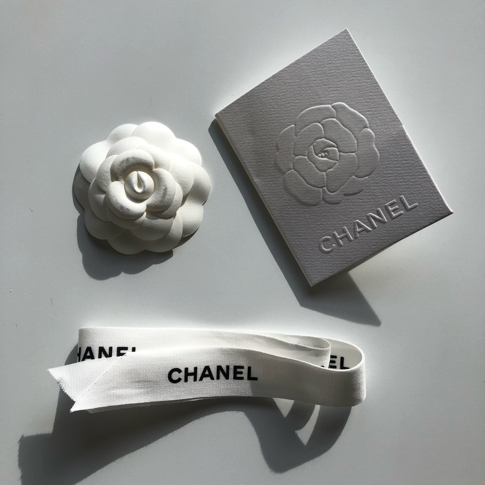Authentic CHANEL Camellia Camelia Flower Gift Wrapping Ribbon Envelope Card Set